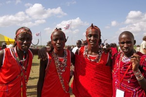 第2回マサイ・オリンピックに出場したマサイの戦士たち。右端は本文で後述する戦士たちのリーダーである。