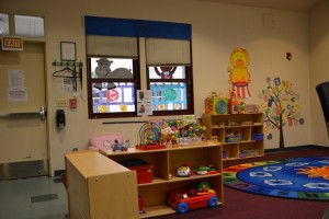 Sacred Heartの一角に設けられた、幼児のためのコーナー。居るだけで暖かさを感じ、希望が湧き上がって来そうな場所だ。時には、親の語学教育や就労訓練と、就学前の子どもに対する教育をセットにしたプログラムの場ともなる。