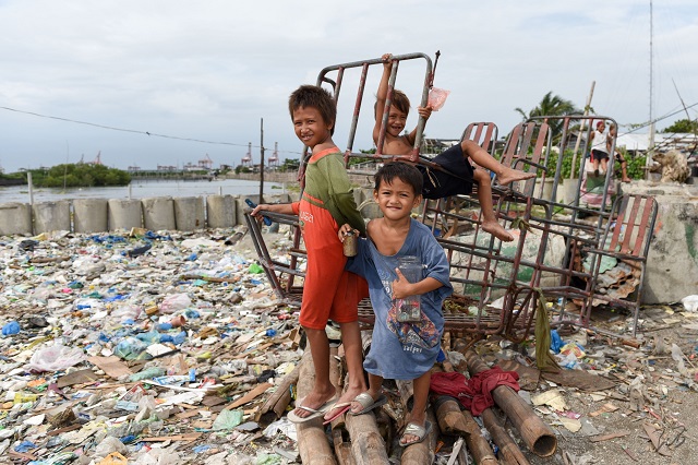 ゴミ山のスラムを観光地に フィリピンの貧困支援ngo スモーキー ツアーズ 堤祐子 都市交通計画 都市貧困 Synodos シノドス ページ 2