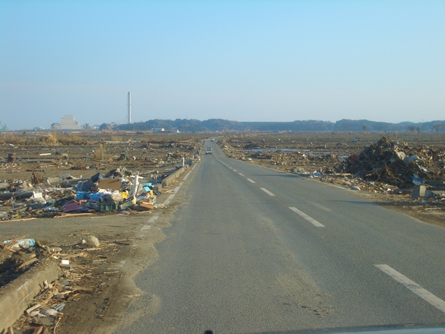 写真1：震災後約1か月後の福島県南相馬市沿岸部の光景（2011年4月16日撮影）