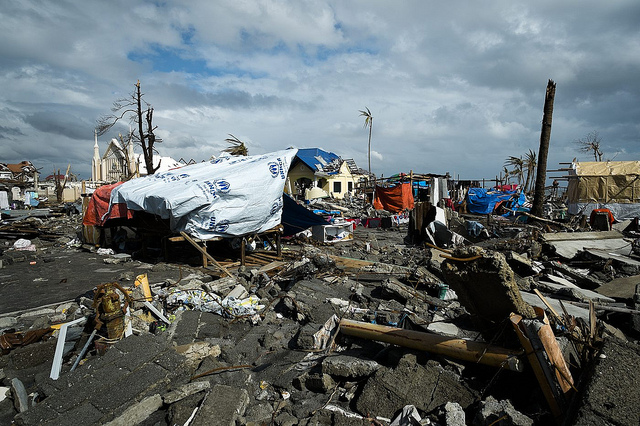 「Typhoon Haiyan Devastates the Philippines」Photo Unit http://www.flickr.com/photos/101268966@N04/10941449693/ 