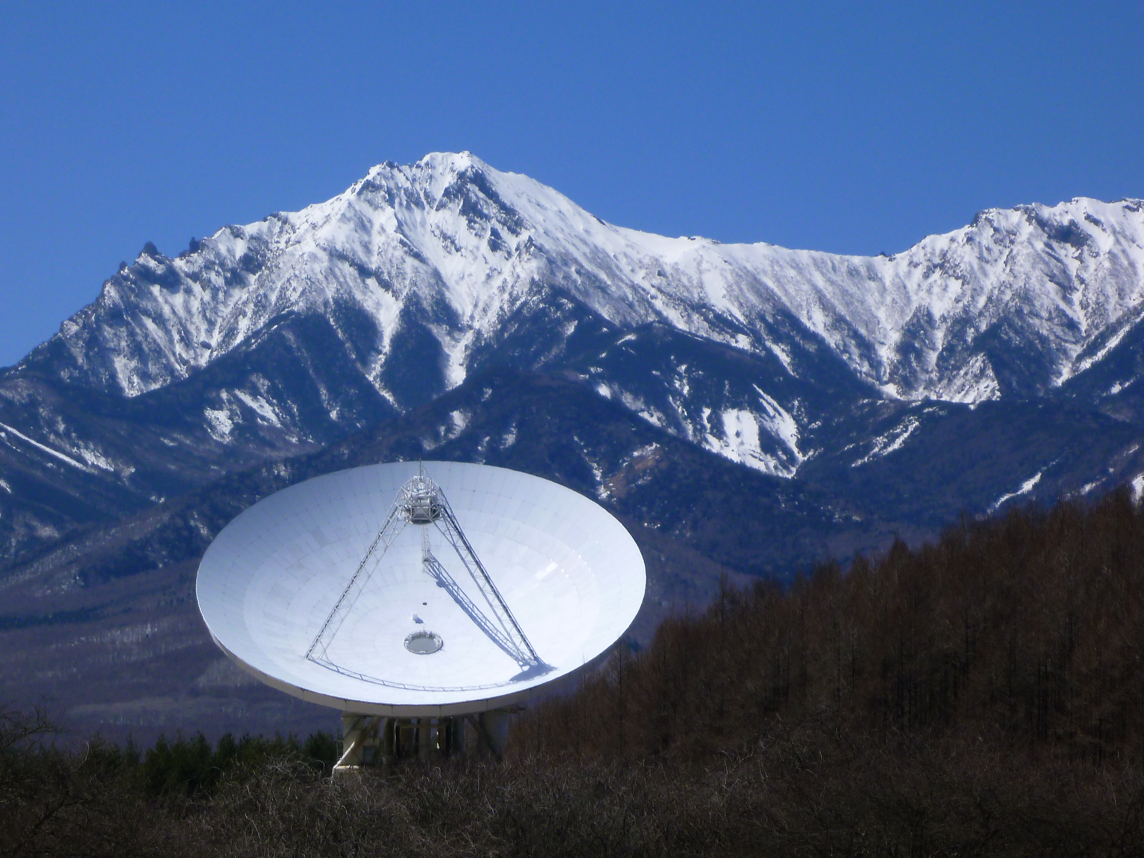 45m電波望遠鏡 写真提供：国立天文台