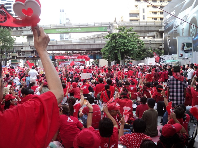 2011年赤シャツのデモ
